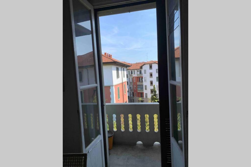 Appartamento Splendido Con Tutti Servizi In Zona Navigli Milano Exterior foto